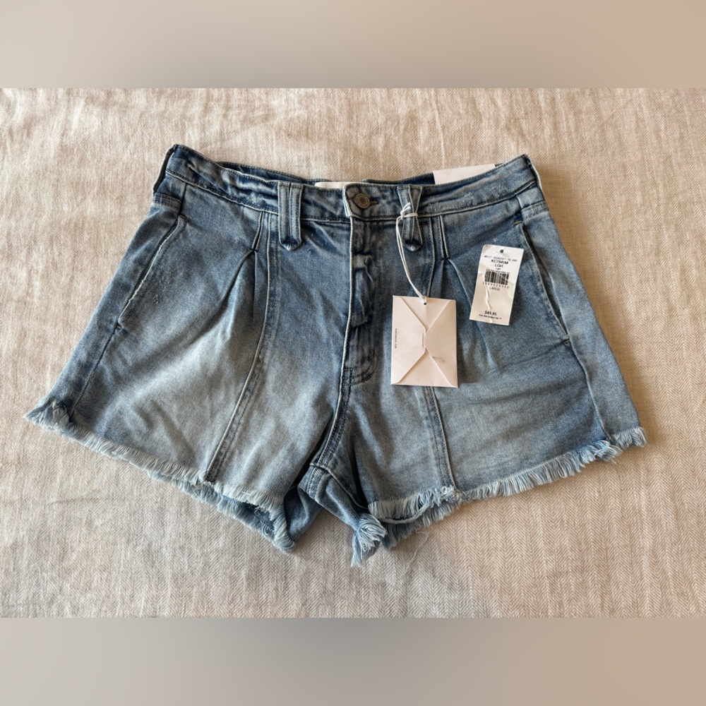 Light Blue Denim Frayed Hem Women's Shorts